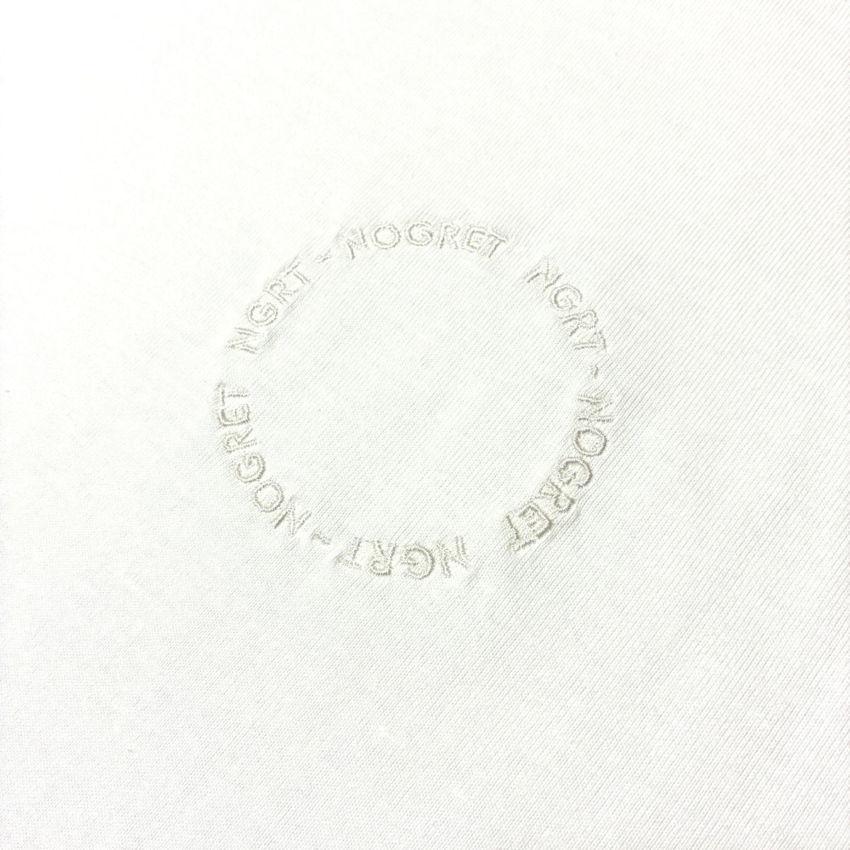 circle logo T-shirt